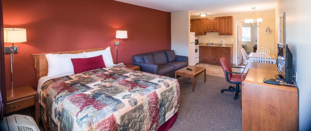 Sahara Courtyard Inn Penticton room 2