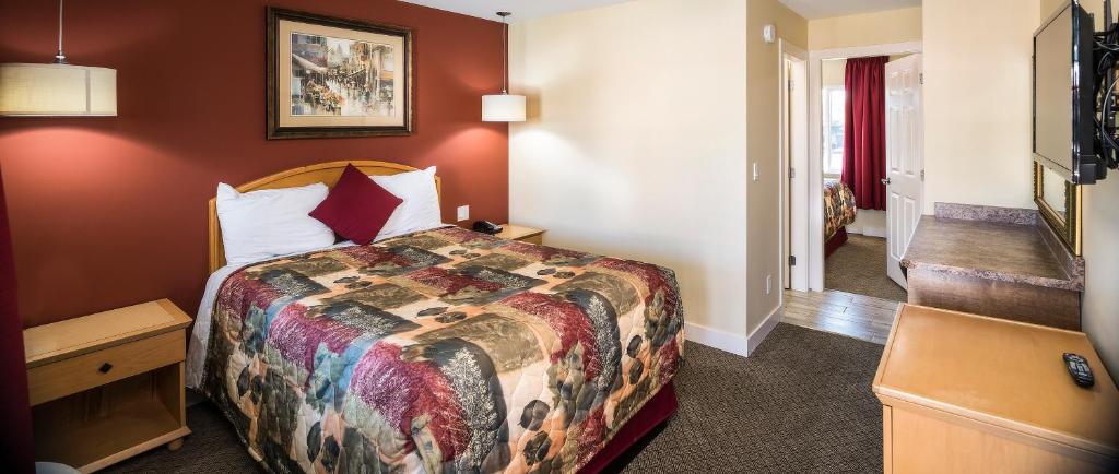 Sahara Courtyard Inn Penticton room 3